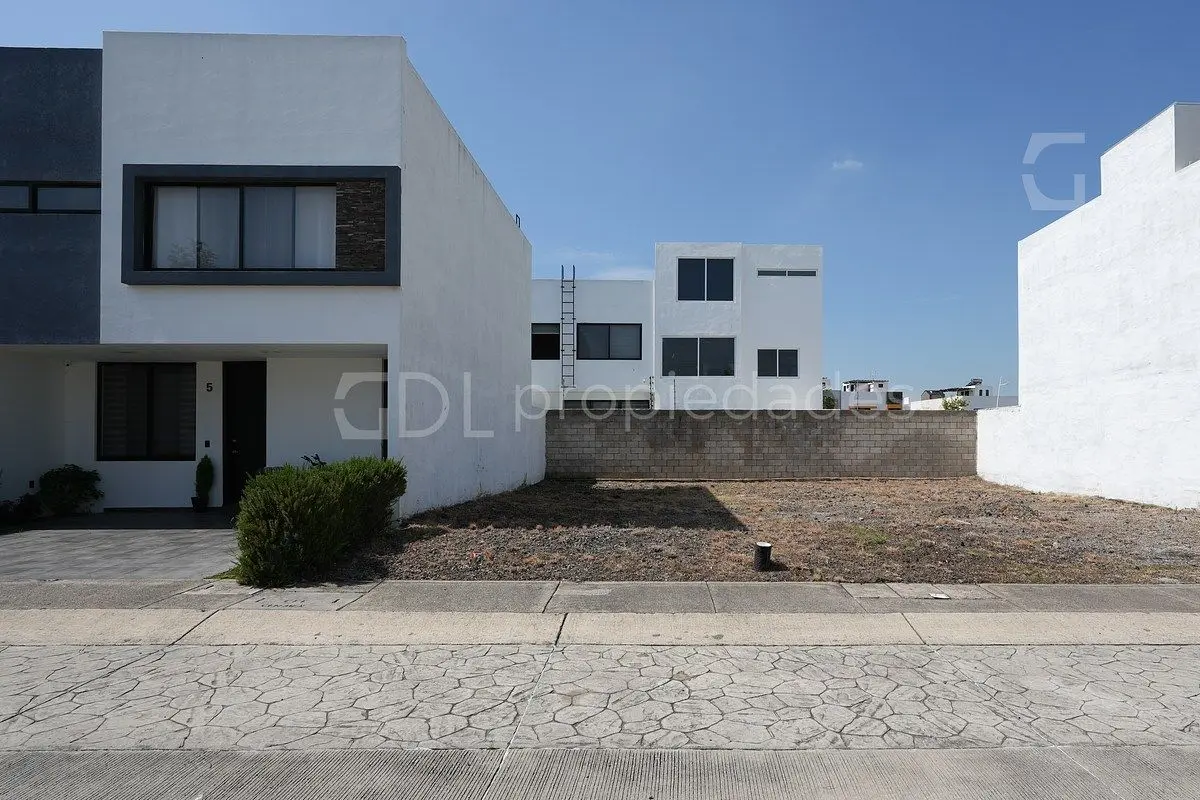 Adamar Residencial Terreno en Venta