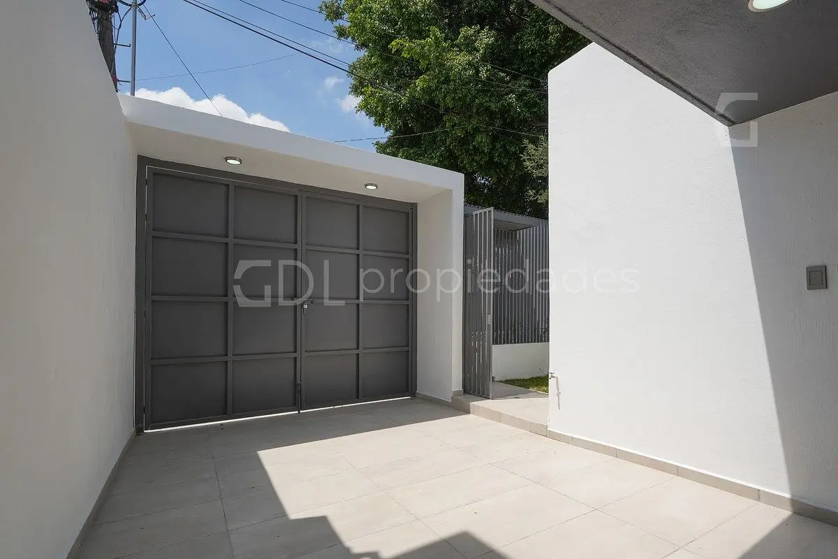 Jardines de la Cruz Casa Recién Remodelada en Venta — foto 2