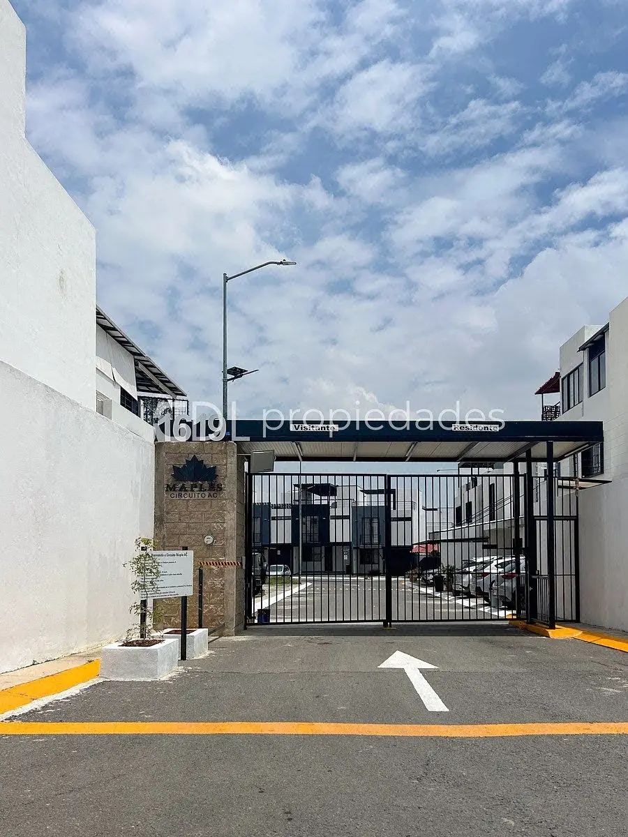 Luna Bosque Terreno Dentro de Coto en Venta