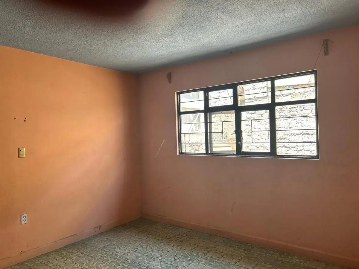 Casa en venta con tres departamentos — foto 4