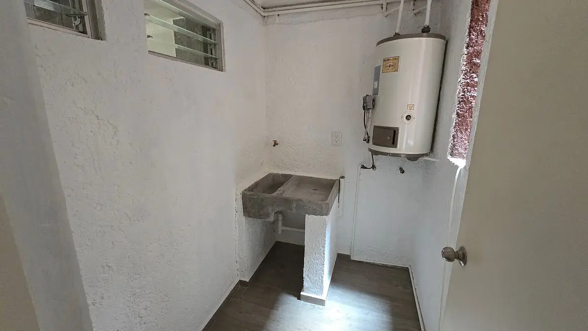 departamentoto de 3 recamaras, 2 baños 1 auto con hermoso jardin — foto 6