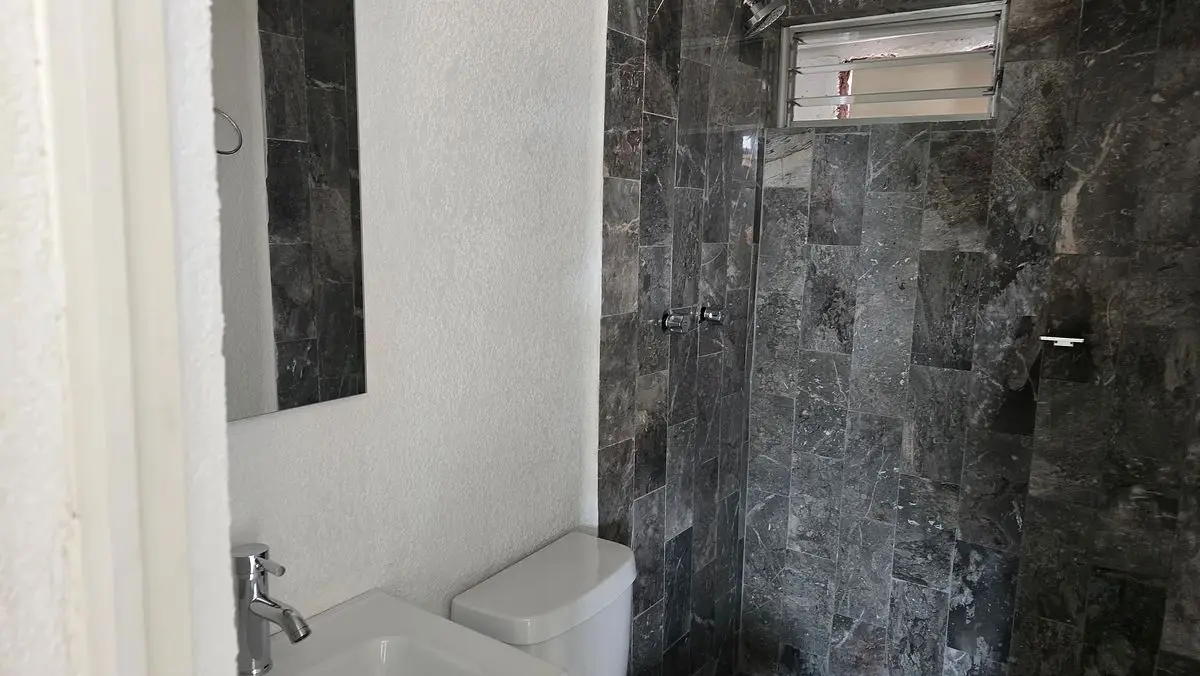 Venta de departamentoto de 3 recamaras, 2 baños 1 auto con hermoso jardin — foto 8
