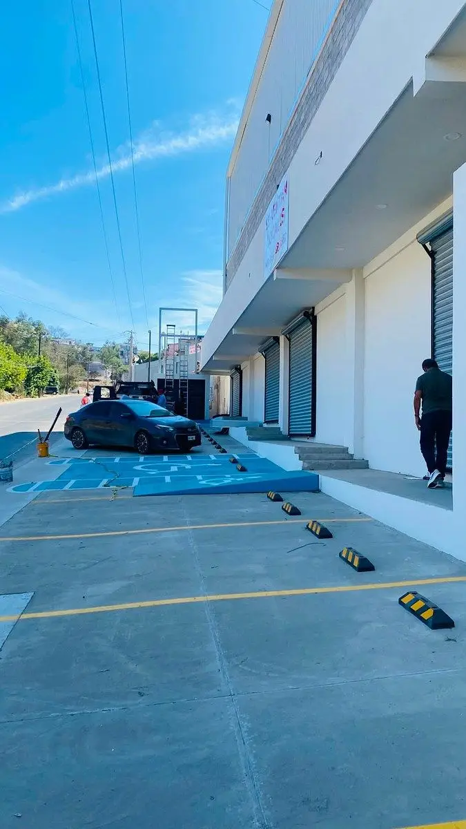 Local Ccomercial en Plaza Aries — foto 2