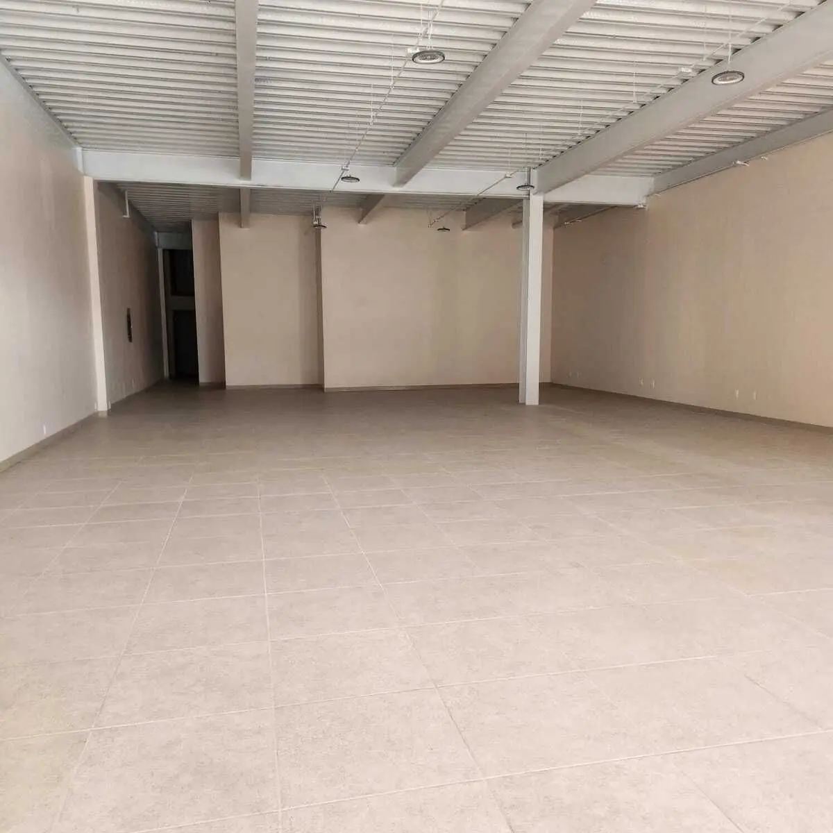 Local Comercial en Primer Nivel — foto 2