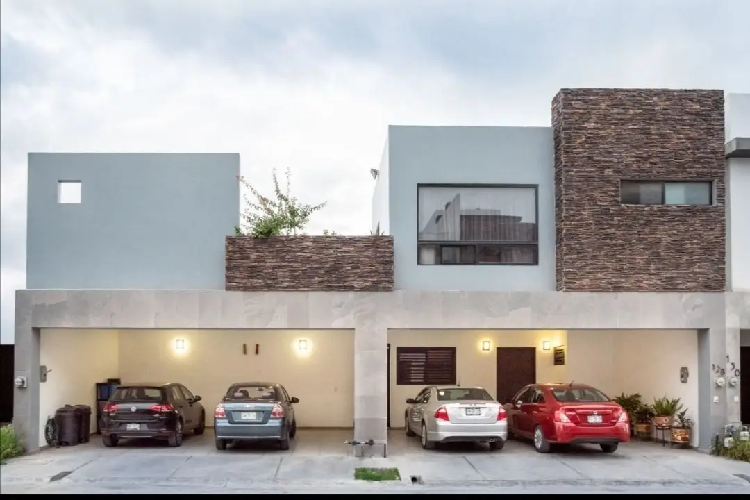 Casa en Venta en Encomienda con Alberca
