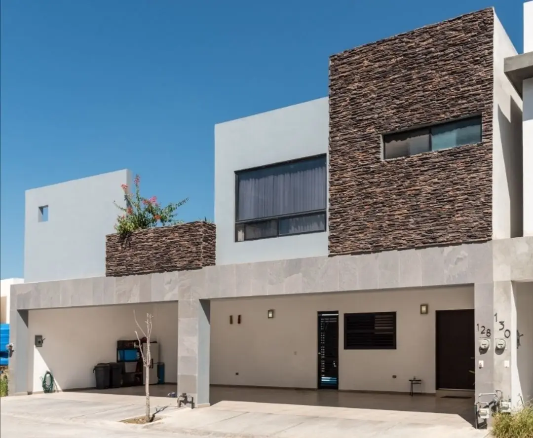 Casa en Venta en Encomienda con Alberca — foto 2