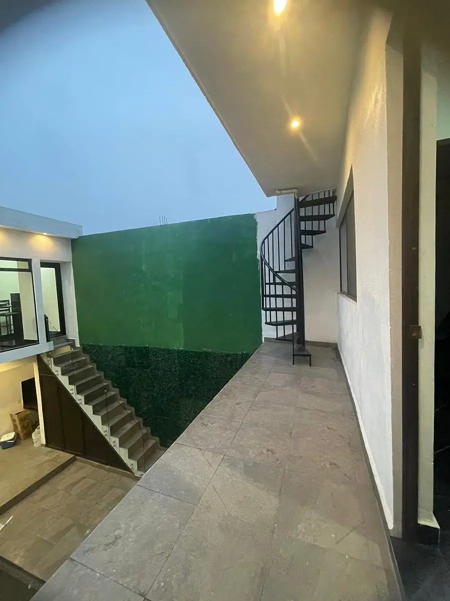 Casa de tres plantas con Alberca en Apodaca — foto 5
