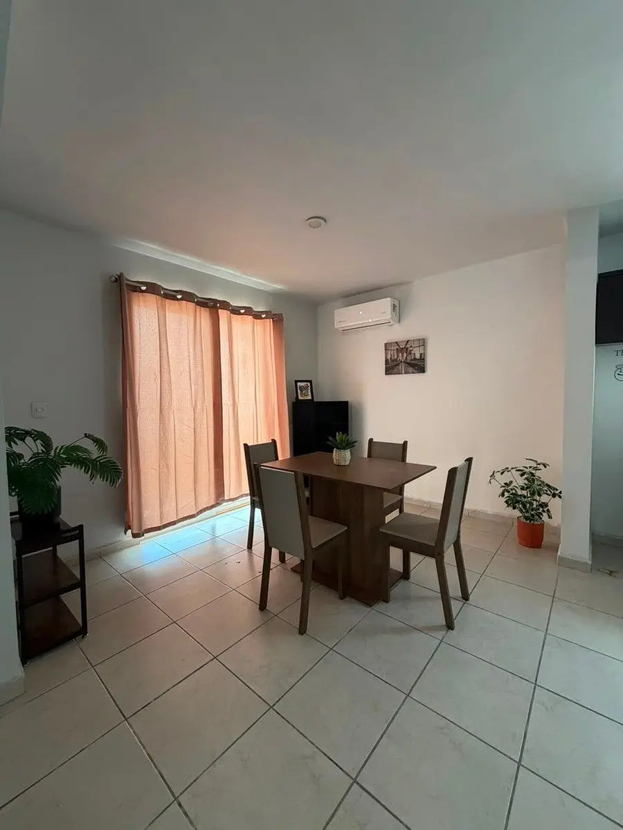 Casa en renta amueblada cerca del aeropuerto — foto 2