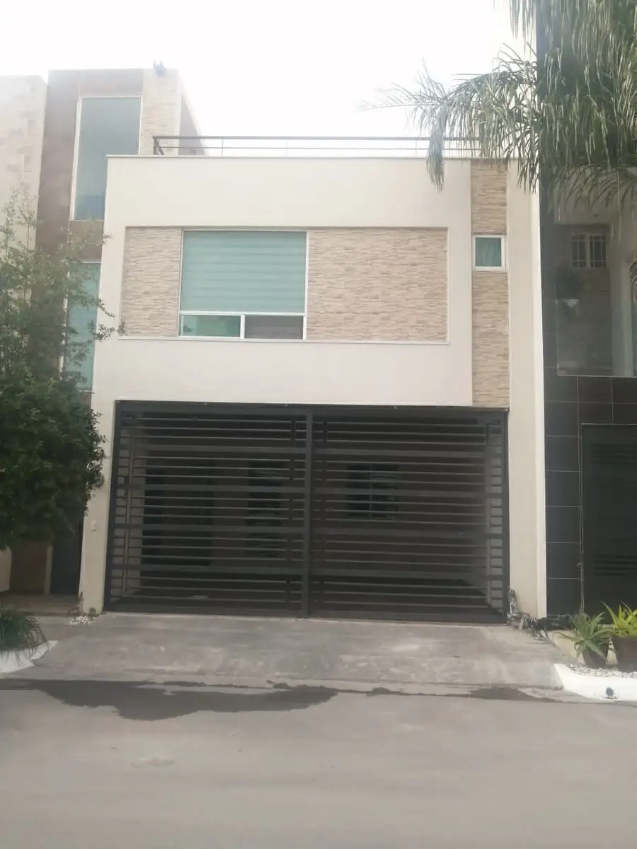 Casa en Venta en Cerradas de Anahuac — foto 2