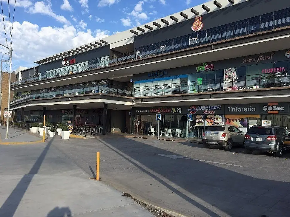 Local en Plaza Comercial Nia Escobedo — foto 2