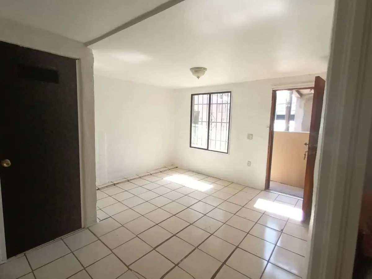 Casa en Venta con Estudio Florido 1era Secc — foto 2