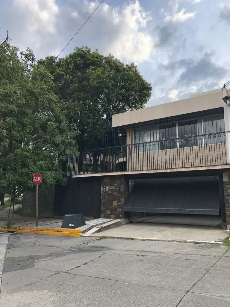 Casa en Venta en Lomas de Tecamachalco