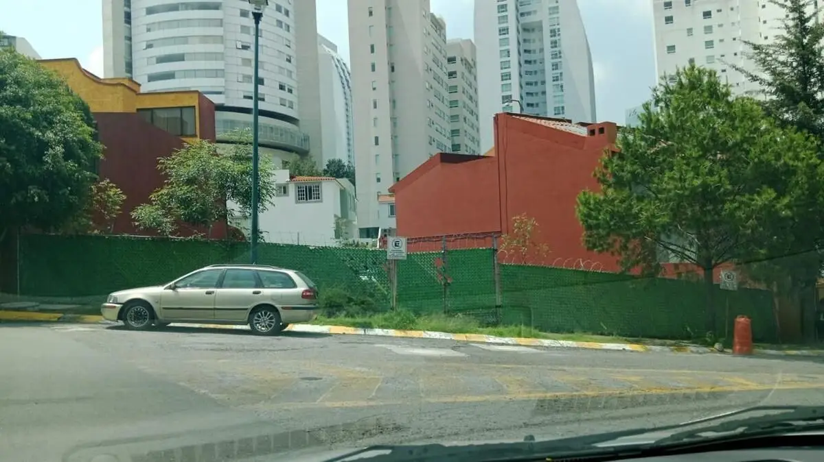 Terreno en Venta en Hacienda de las Palmas — foto 2