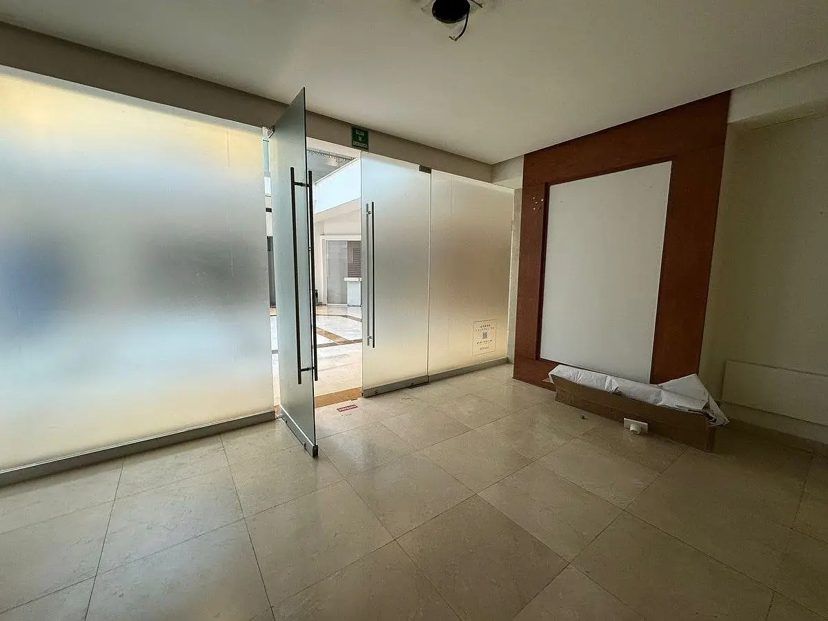 Local Comercial en Renta en Hacienda de las Palmas — foto 3