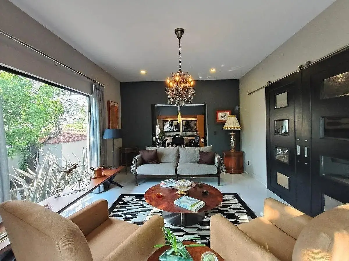 Casa con Uso de Suelo en Venta en Lomas de Chapultepec — foto 2