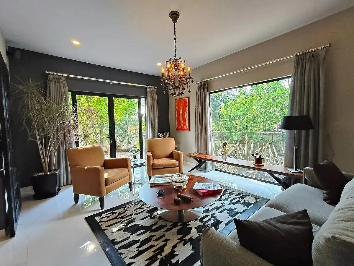 Casa con Uso de Suelo en Venta en Lomas de Chapultepec — foto 3