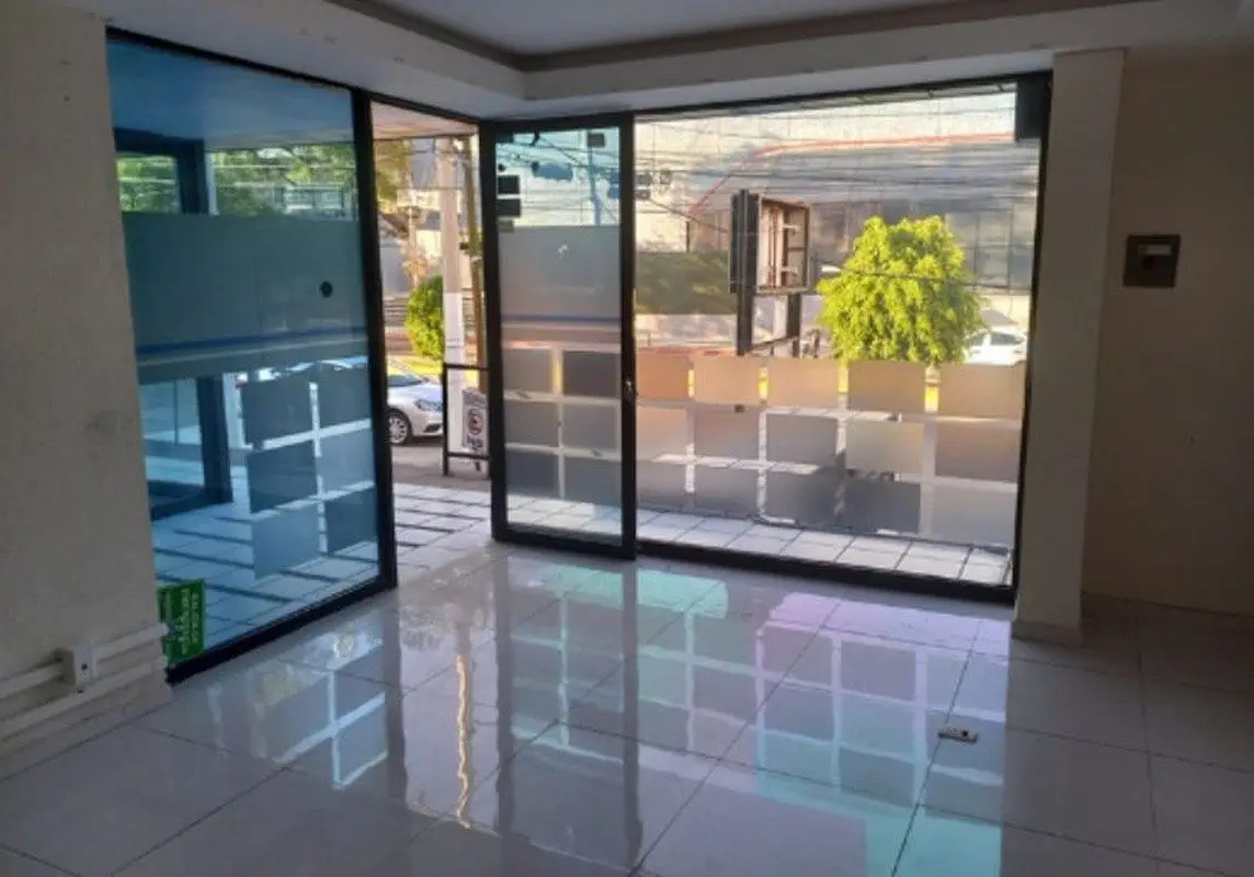 Local Comercial en Venta en Guadalajara — foto 3