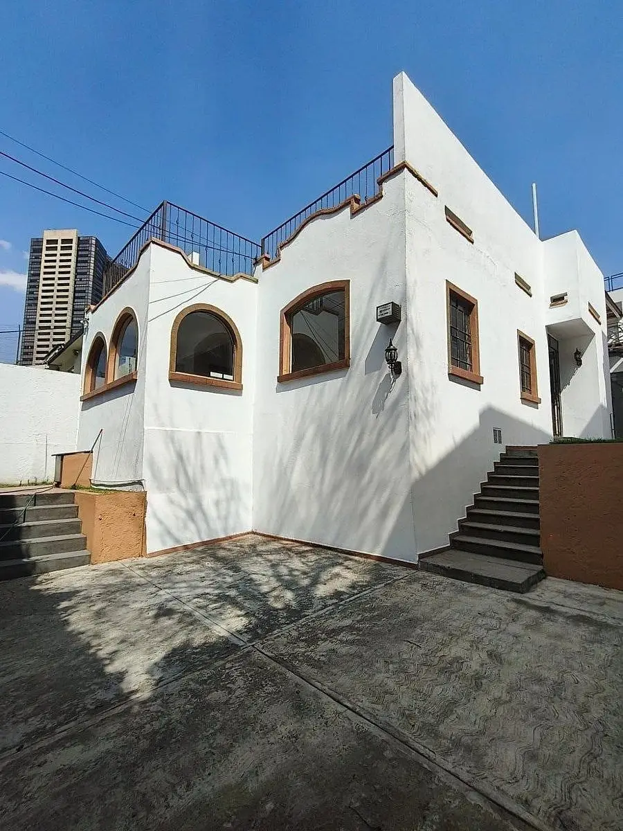 Casa con Uso de Suelo en Renta en Lomas de Chapultepec — foto 2