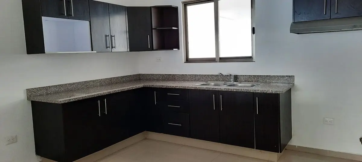 Casa en renta 3 recamaras Altabrisa con piscina — foto 4