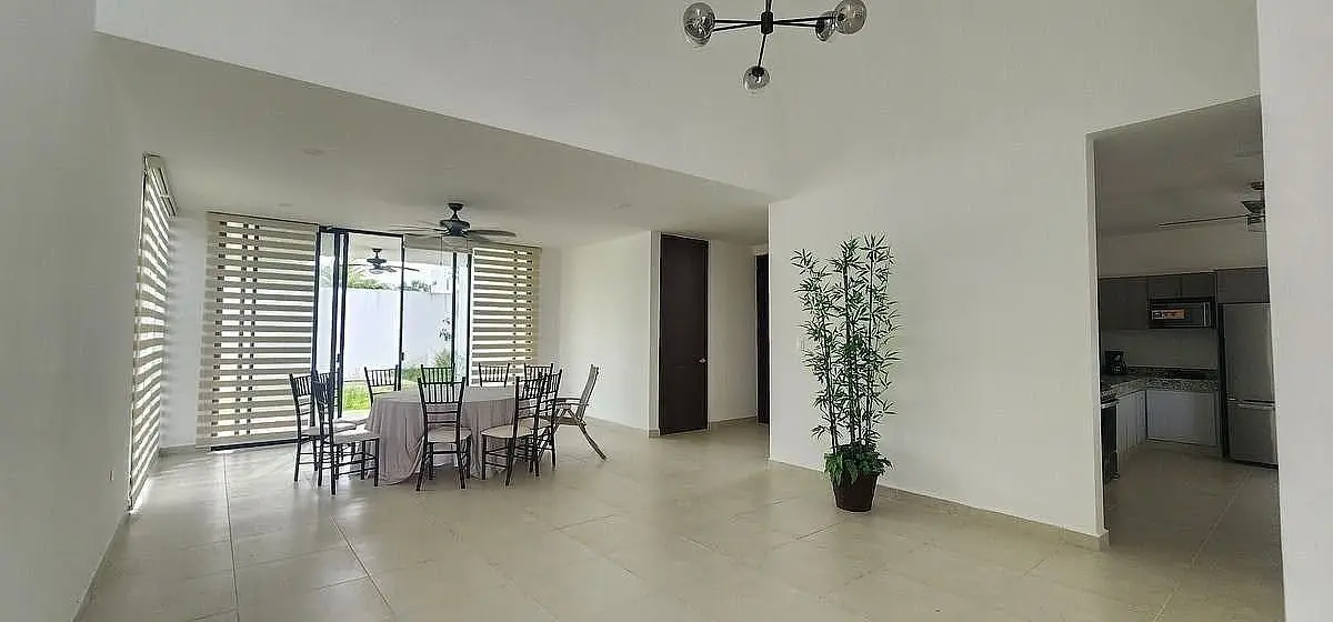 Casa en venta 4 recamaras con piscina terreno excedente Temozón — foto 2