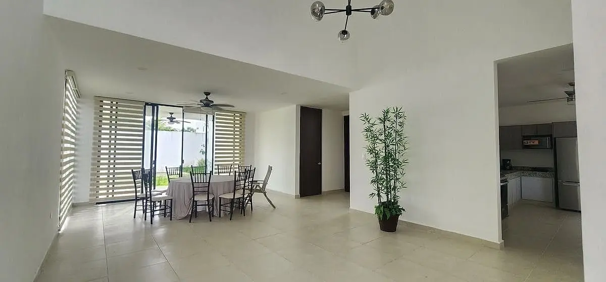 Casa en venta 4 recamaras con piscina terreno excedente Temozón — foto 2
