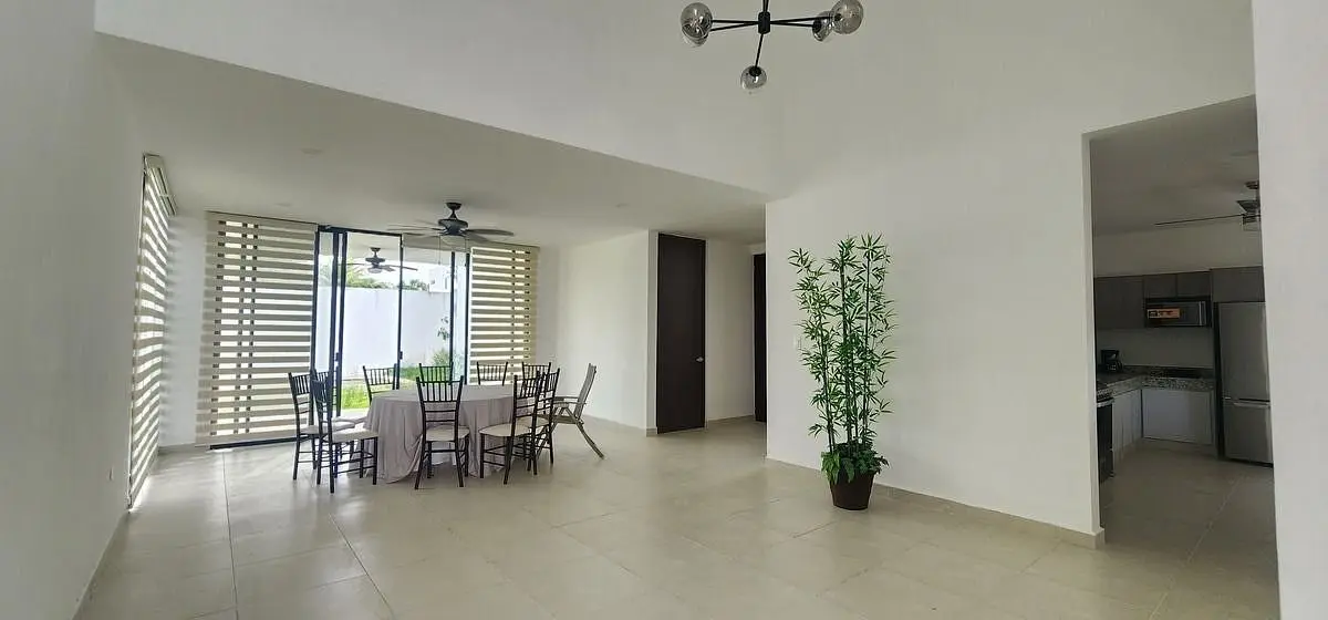 Casa en venta 4 recamaras con piscina terreno excedente Temozón — foto 2