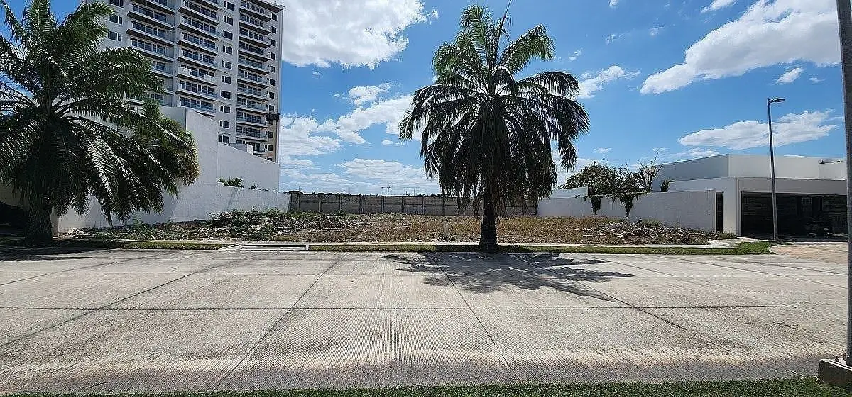 En venta precioso terreno dentro de Mérida en Monterreal