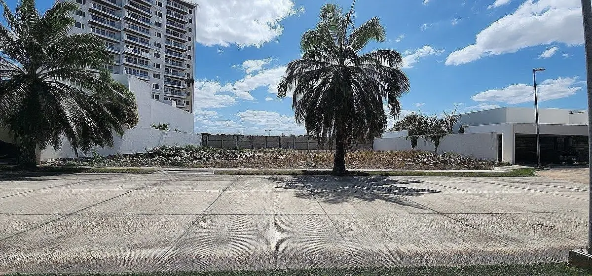 En venta precioso terreno dentro de Mérida en Monterreal