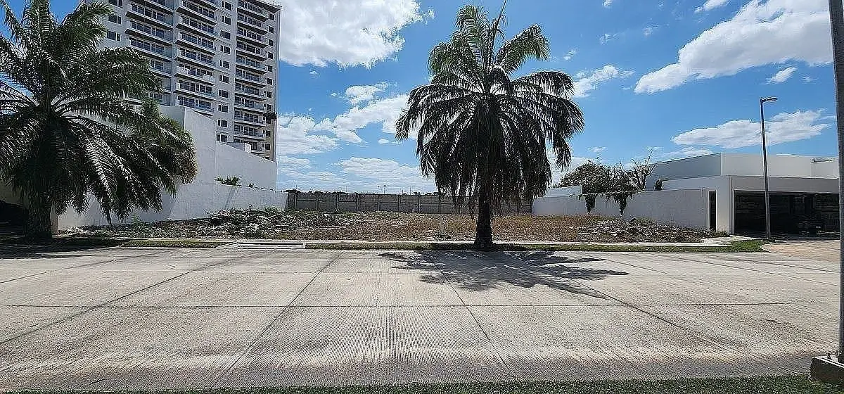 En venta precioso terreno dentro de Mérida en Monterreal