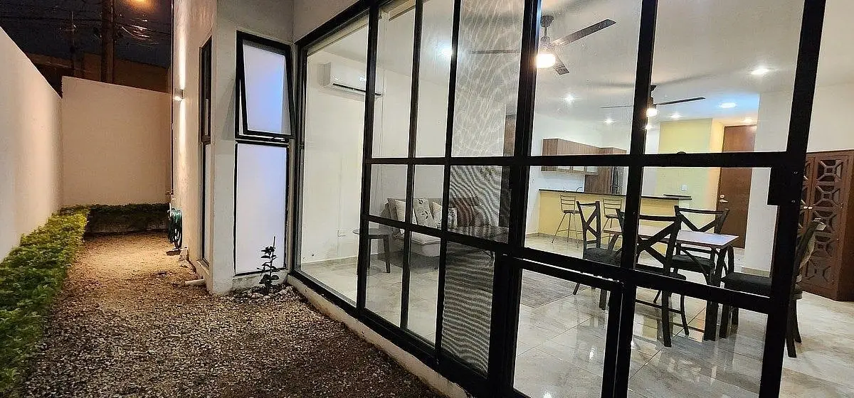 Renta departamento amueblado 1 Recamara planta baja Benito Juárez Norte — foto 2