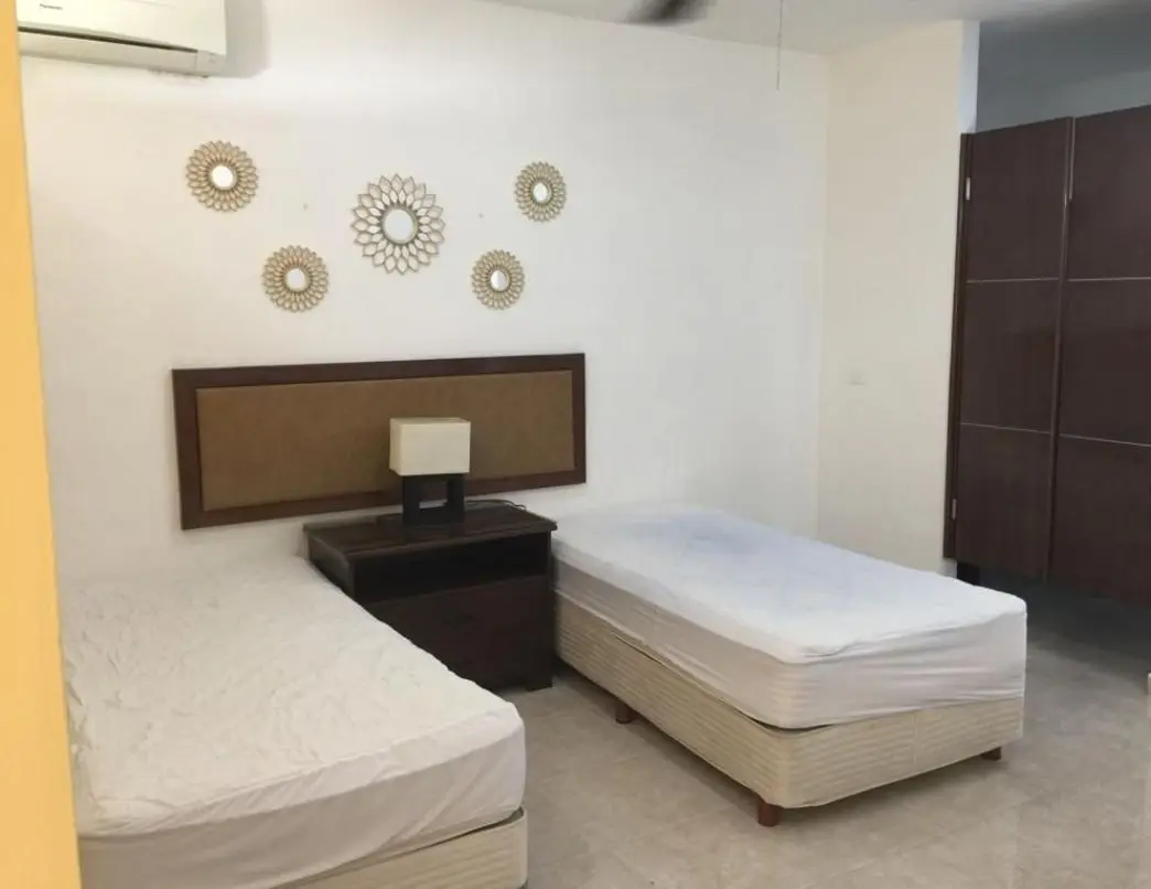 Renta Departamento Amueblado tipo estudio con 2 camas zona norte — foto 3