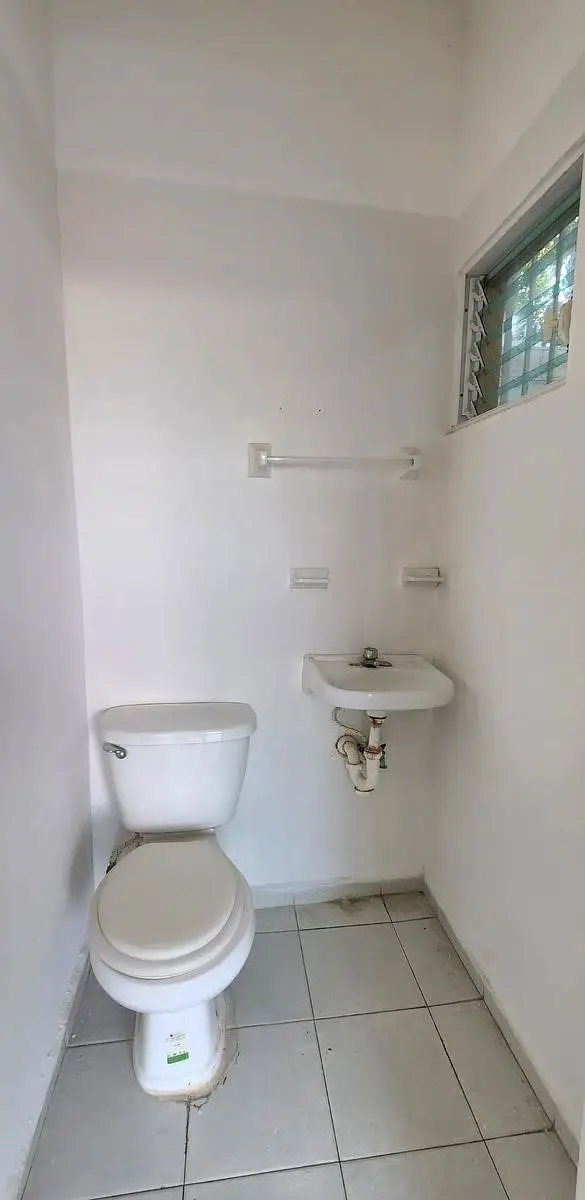 Renta Local comercial cerca Prol. Montejo — foto 6