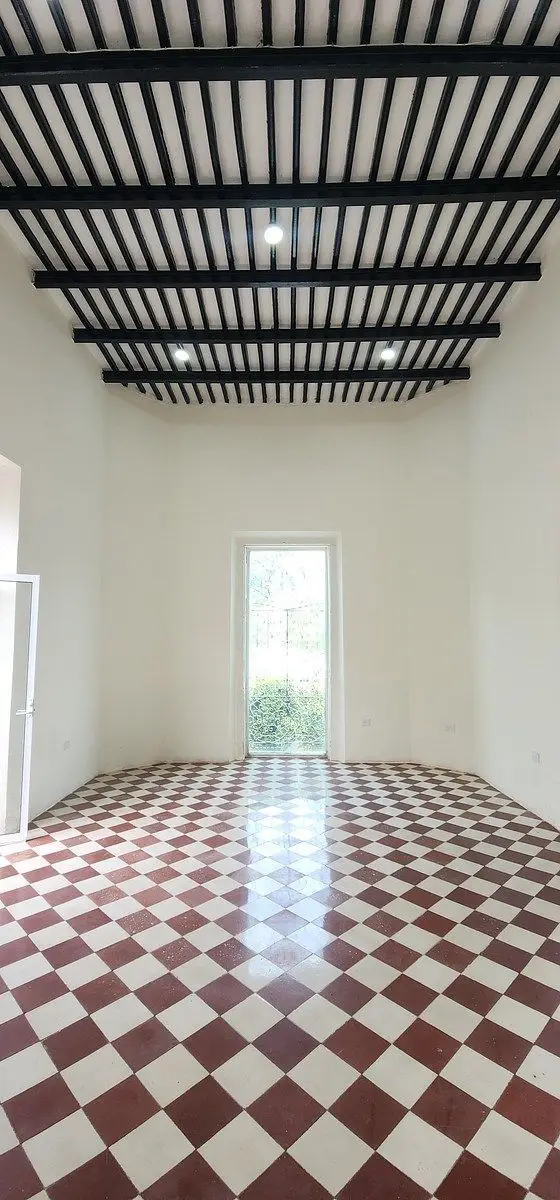 Renta local comercial en Casona colonial frente parque Itzimna — foto 4
