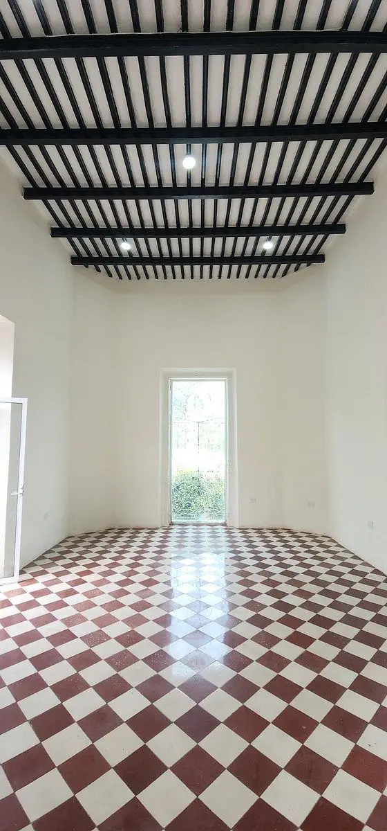 Renta local comercial en Casona colonial frente parque Itzimna — foto 4