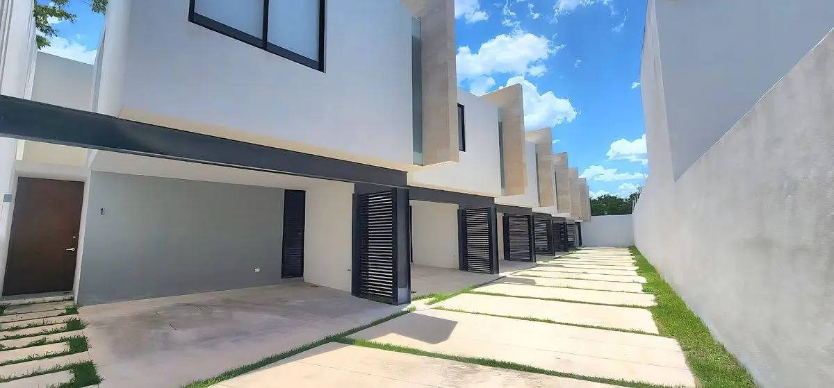 Renta pequeño Townhouse 2 recamara paneles solares cholul — foto 3