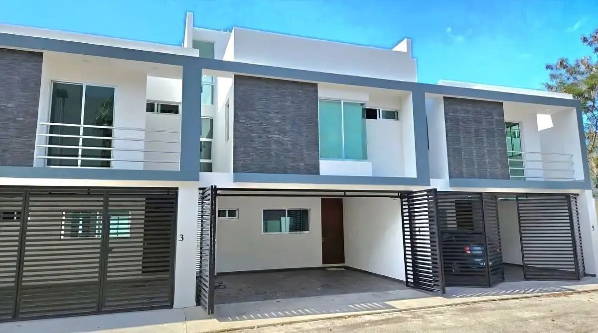 Renta Townhouse 3 Recamaras sin Muebles Altabrisa