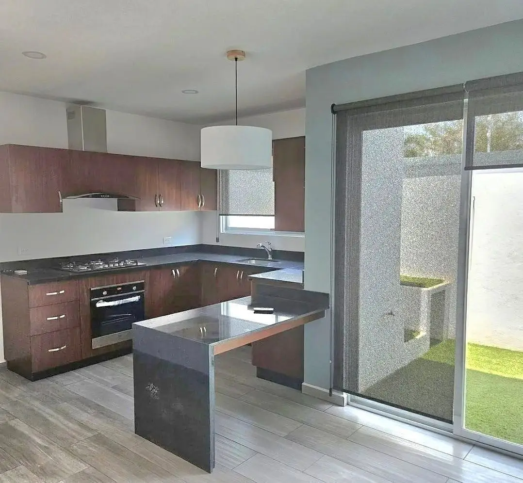 Renta Townhouse 3 Recamaras sin Muebles Altabrisa — foto 2