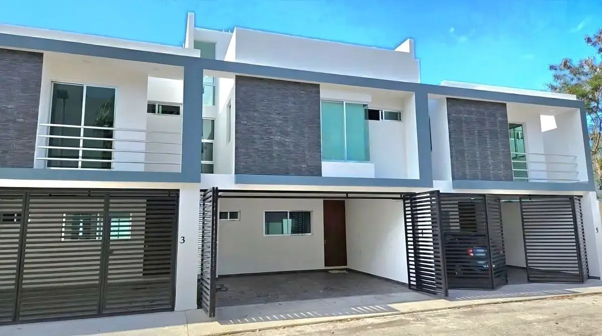Renta Townhouse 3 Recamaras sin Muebles Altabrisa