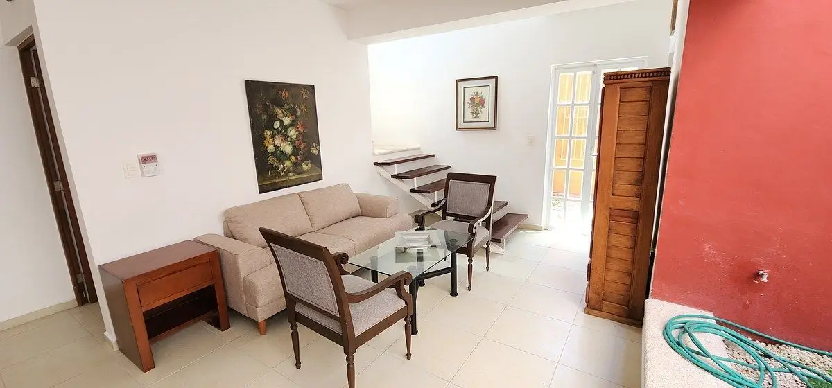 Renta Townhouse amueblado 2 Recamaras Sodzil Norte — foto 2