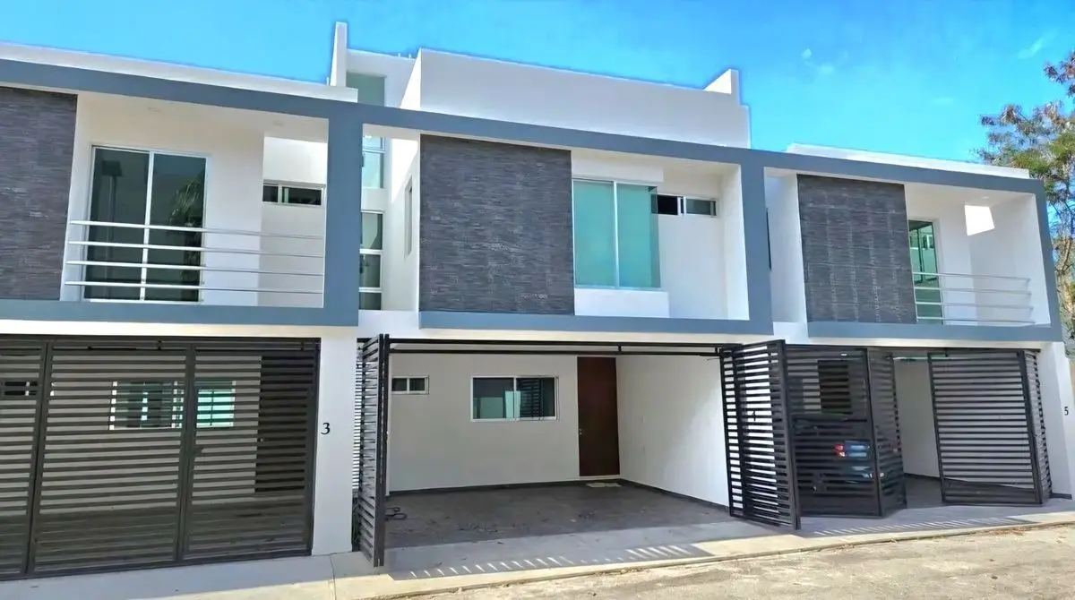 Renta Townhouse sin muebles 3 Recamaras en Altabrisa