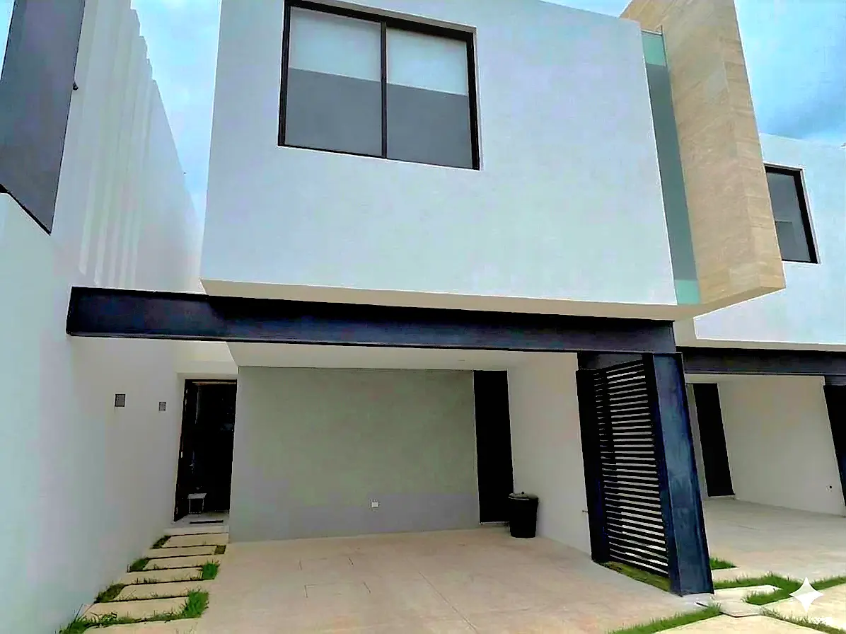 Renta Townhouse sin muebles con paneles solares