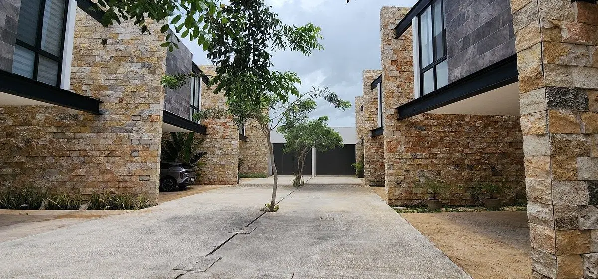 Renta Townhouse sin Muebles Temozón 3 Recamaras + Estudio — foto 4