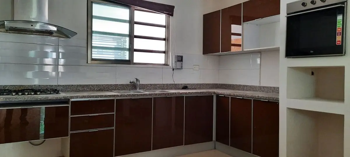 Venta cas a 3 Recamaras con piscina Alberca zona norte mérida Yucatán — foto 3
