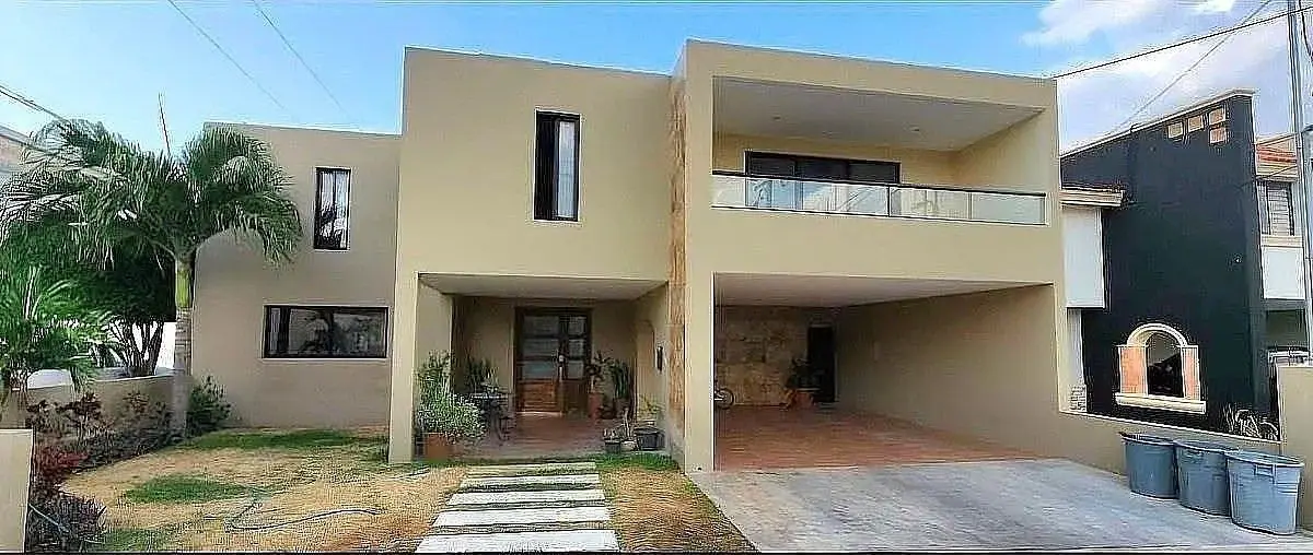 Venta Casa 3 Recamaras +Estudio paneles solares Montecristo