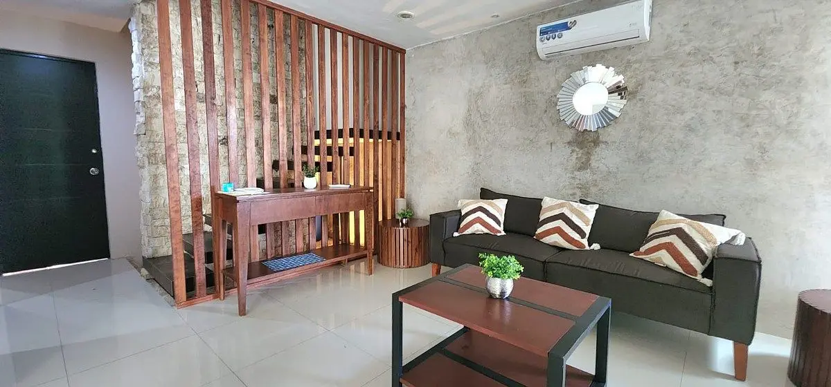 Venta Casa Completamente Amueblada en Las Americas I con piscina — foto 3