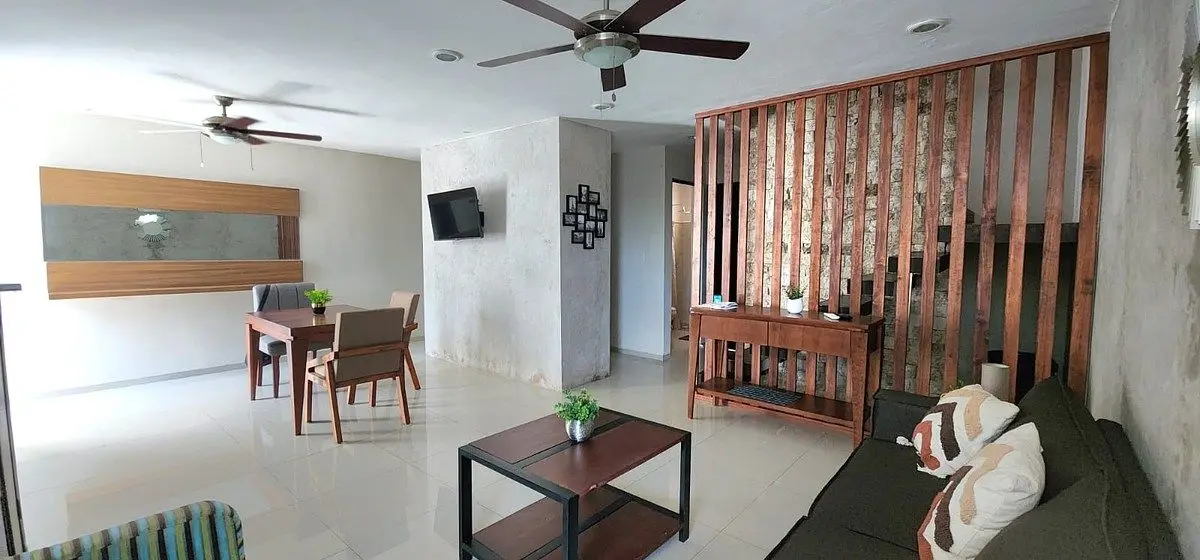 Venta Casa Completamente Amueblada en Las Americas I con piscina — foto 2