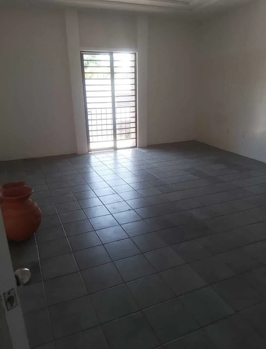Se renta oficina sobre Av Central Poniente en Tuxtla Gutiérrez — foto 3