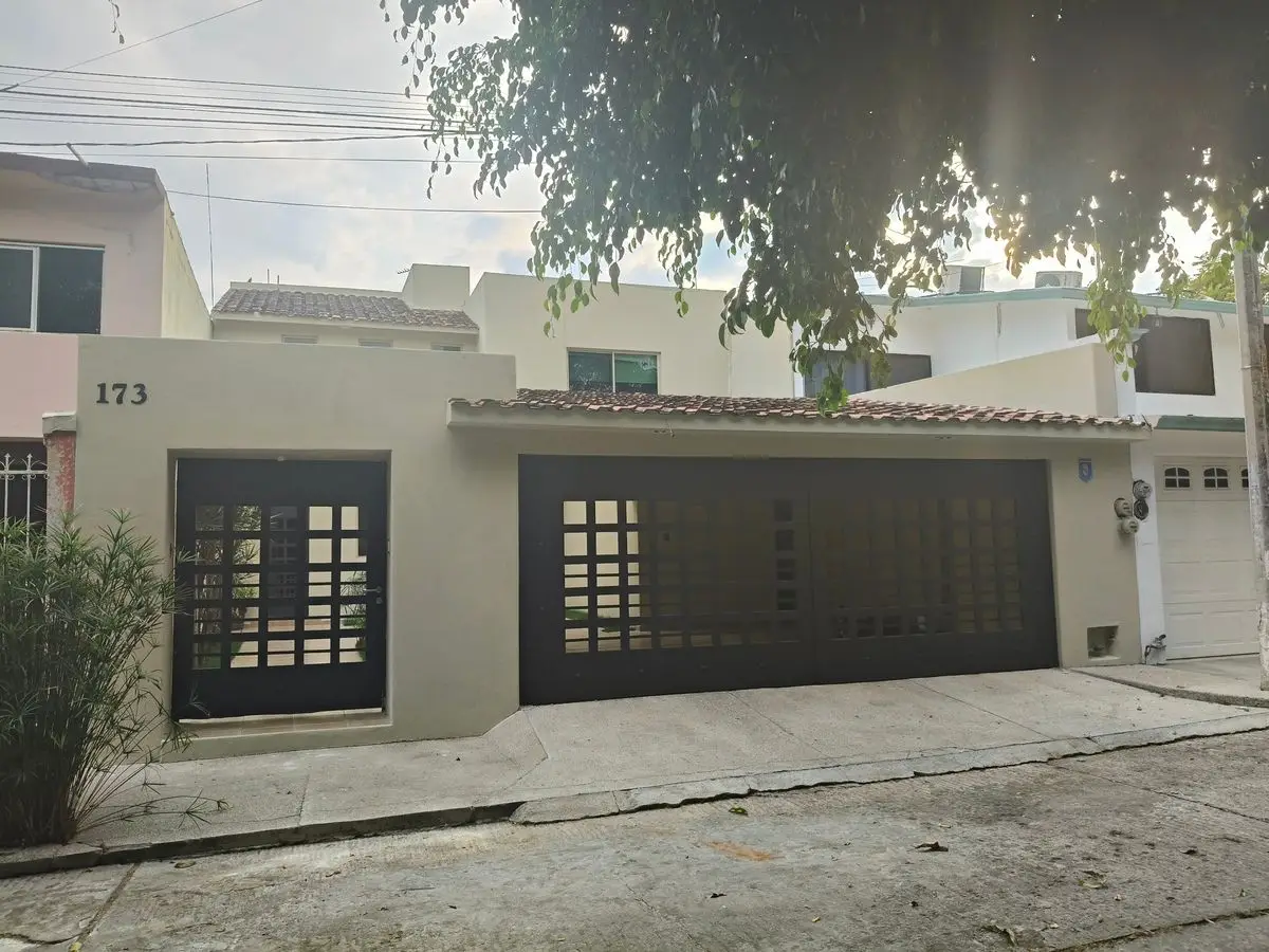 Se vende casa en Fracc Boulevares de Tuxtla Gutiérrez