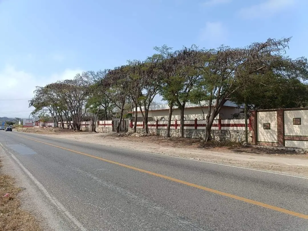 Se vende finca con 8,320 M2.