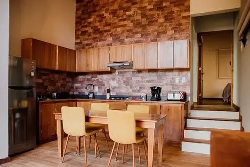 Se vende inmueble con 7 departamentos amueblados en Corral de Piedra en San Cris — foto 4